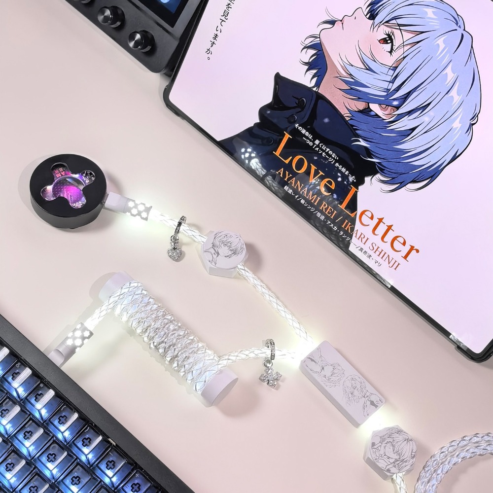 UNKNOWN ERROR D40 Cool White L - Gaming Accessories White recension och pris