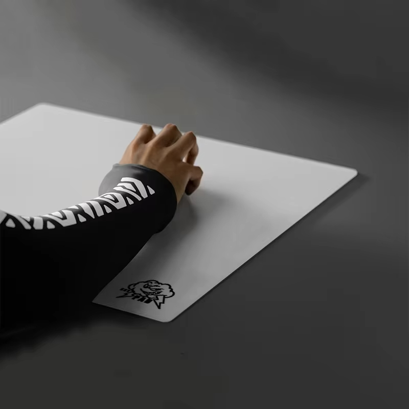 Glass Gaming Mouse Pad Skypad  - Gaming Accessories White recension och pris